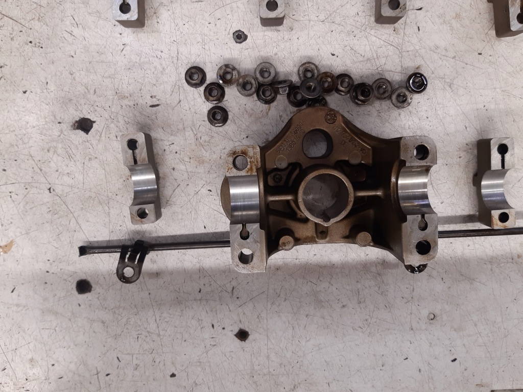 Купити Головка справна 7559168 bmw e81