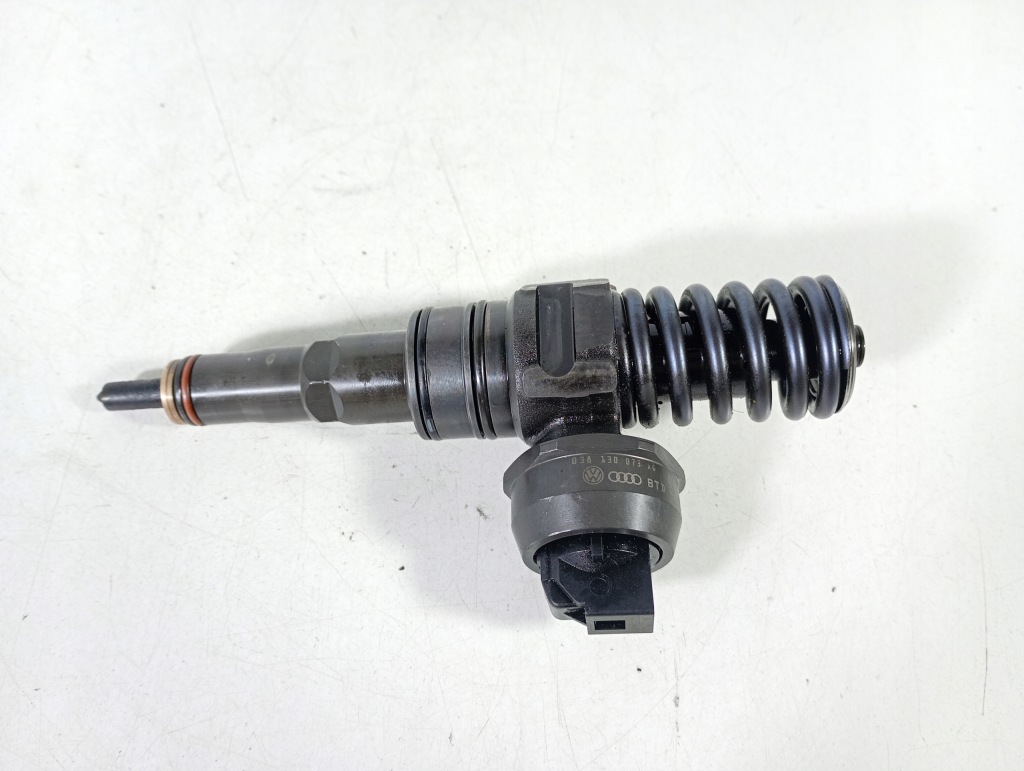 Купити Vw audi насос-форсунка оригінальний номер 038130073ag