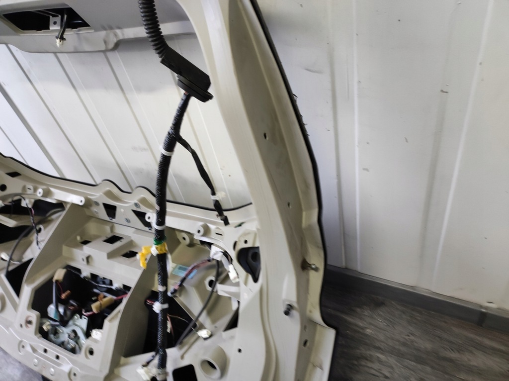 фото №14, Крышка багажника задняя задняя nissan xtrail x-trail t32 ------ poznań ---------- giełda