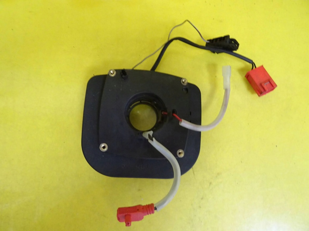 Лента pod руль audi a4 b5 4d0951543d nr60 в Украине