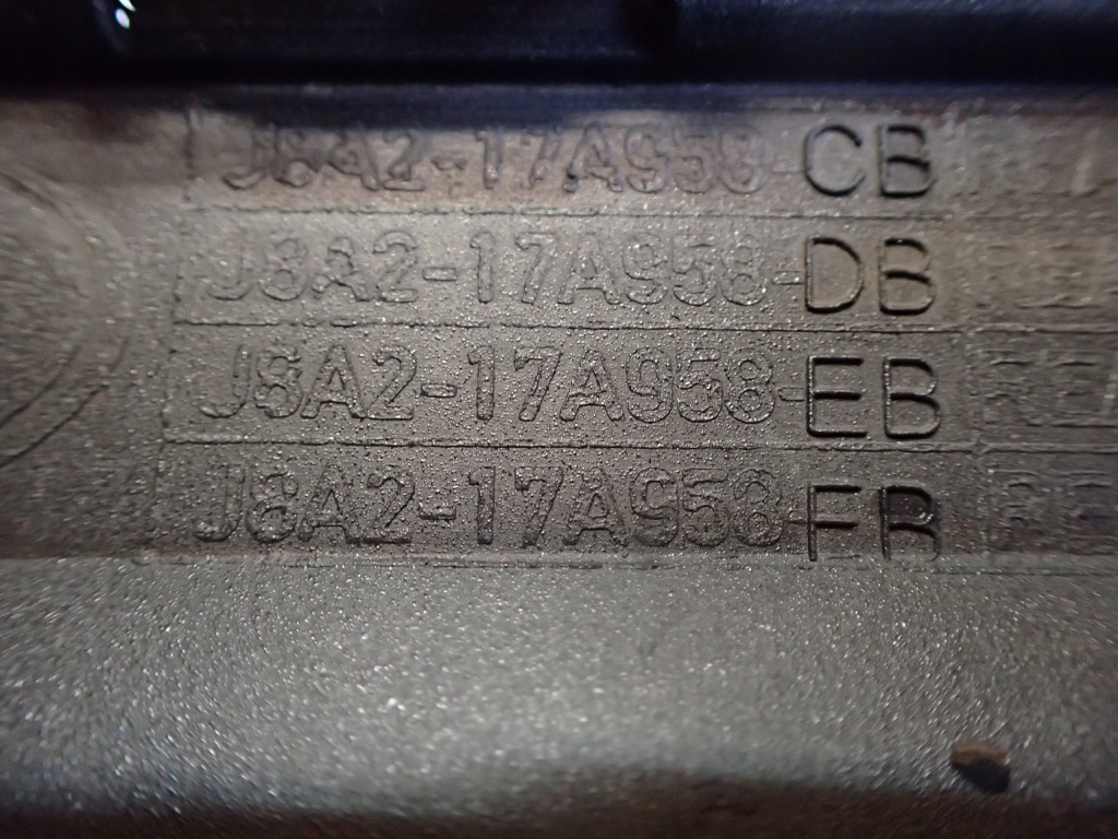 Бампер задний  range rover velar в Украине