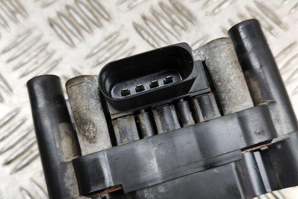 фото №6, Skoda yeti 5l катушка зажигания wysokiego напряжения 032905106e 1.20 бензин 77