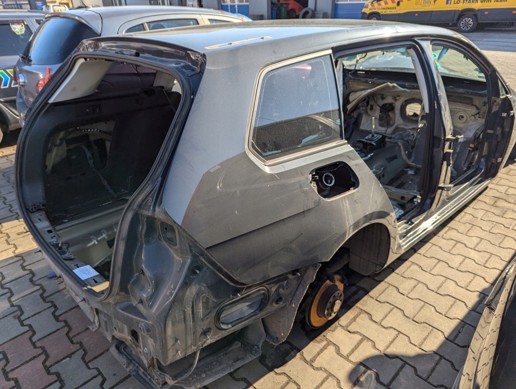 Купить Кузов четверть задний левый правый  стойки пороги лонжерон vw golf vii 16-22