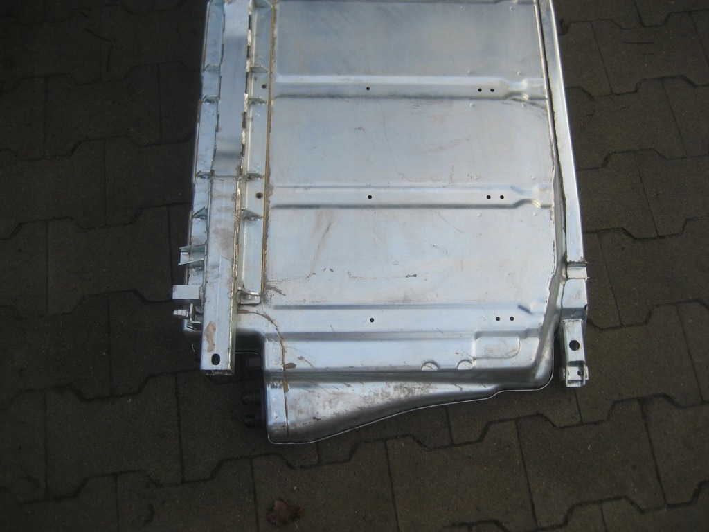 фото №10, Mercedes w213 w205 гибрид корпус аккумулятора