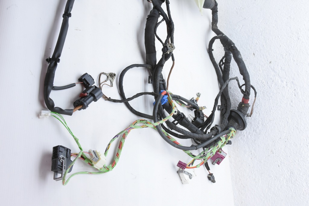 фото №8, Mercedes w205 электропроводка жгут отсек двигателя левая коробка предохранителей