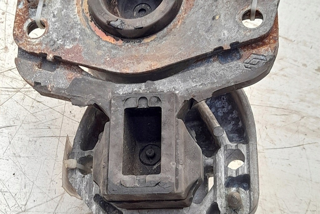 фото №7, Права кронштейн двигуна renault master ii minibus / passenger jd 8200027175