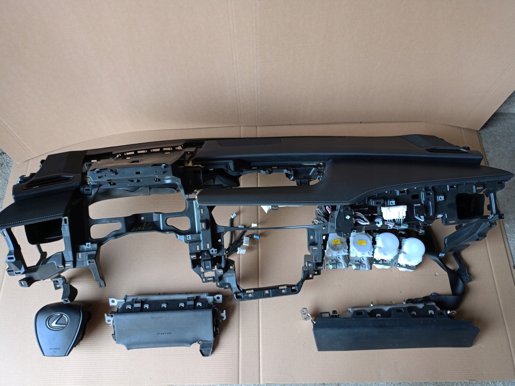 Купити Панель  панель приладів приладова air bag подушка безпеки lexus ux демонтаж