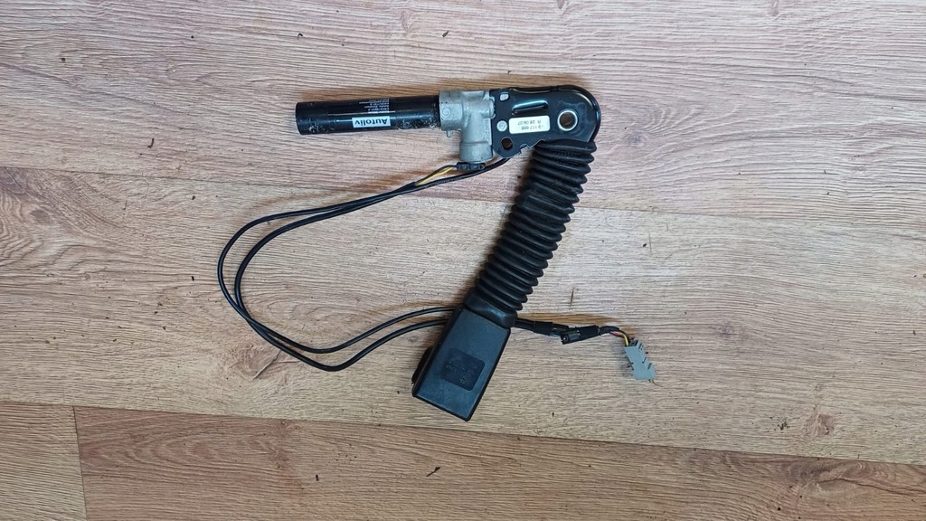 фото №1, Bmw e92 e93 натягувач поперечина безпеки правий