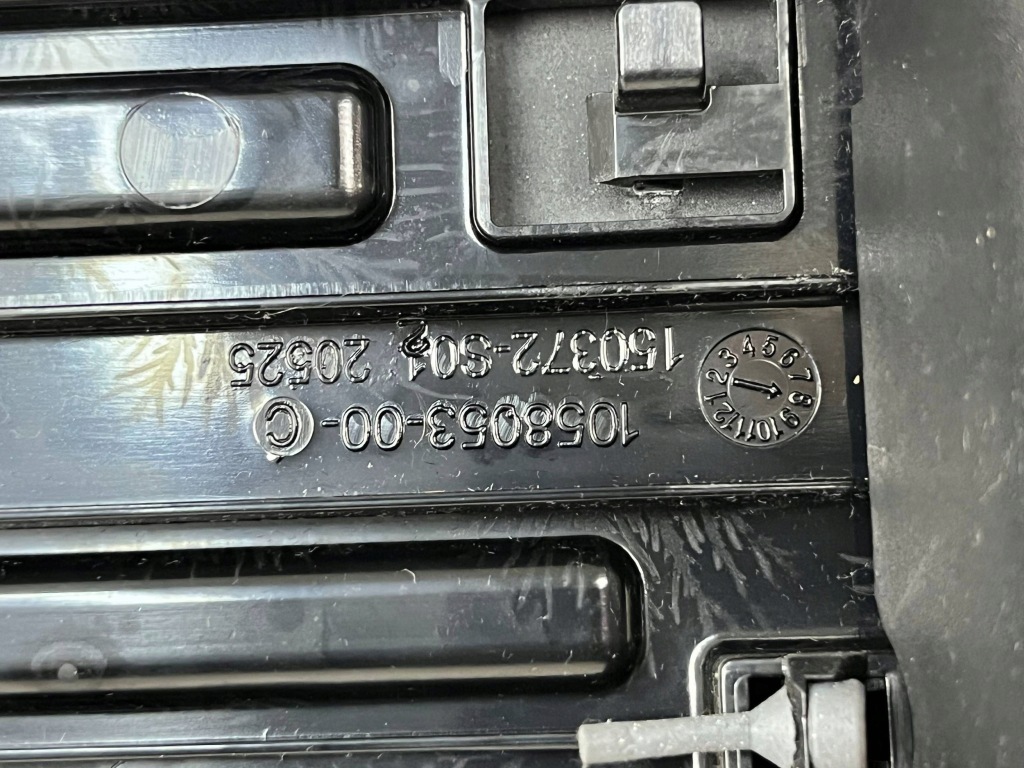 Element консолі центральної tesla model x 105805300c Оригінал