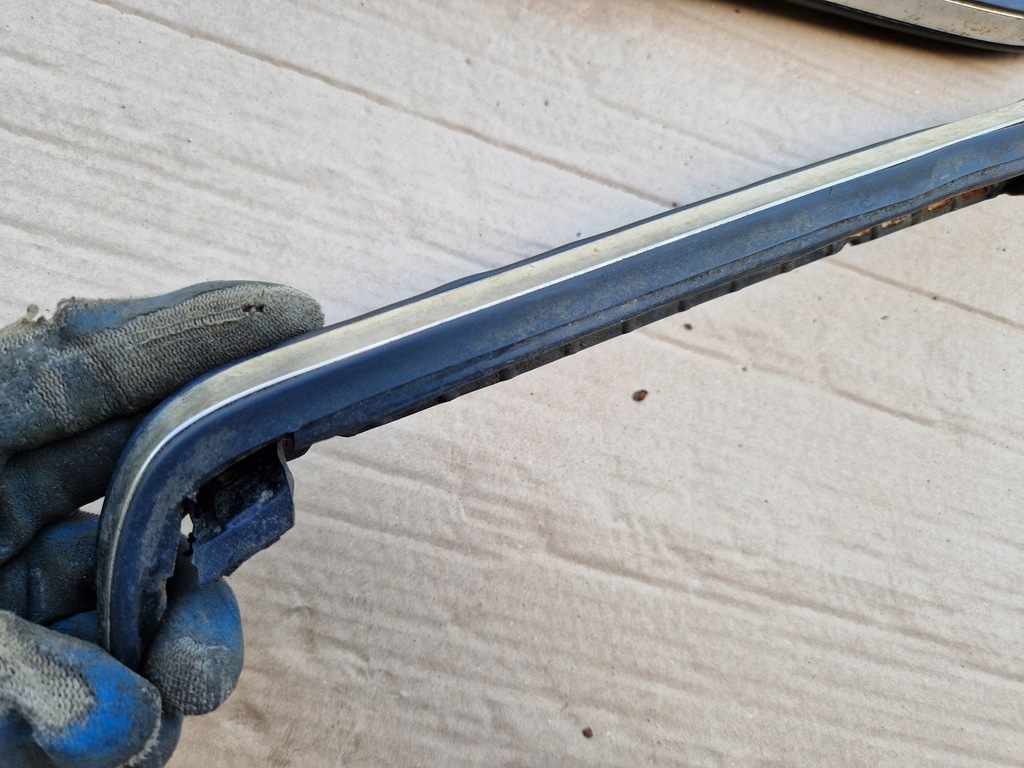 фото №9, Накладки лампа ліва права комплект mercedes w123 sedan