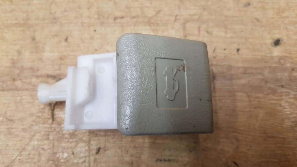 фото №1, Ручка рычаг открывания капот toyota yaris ii