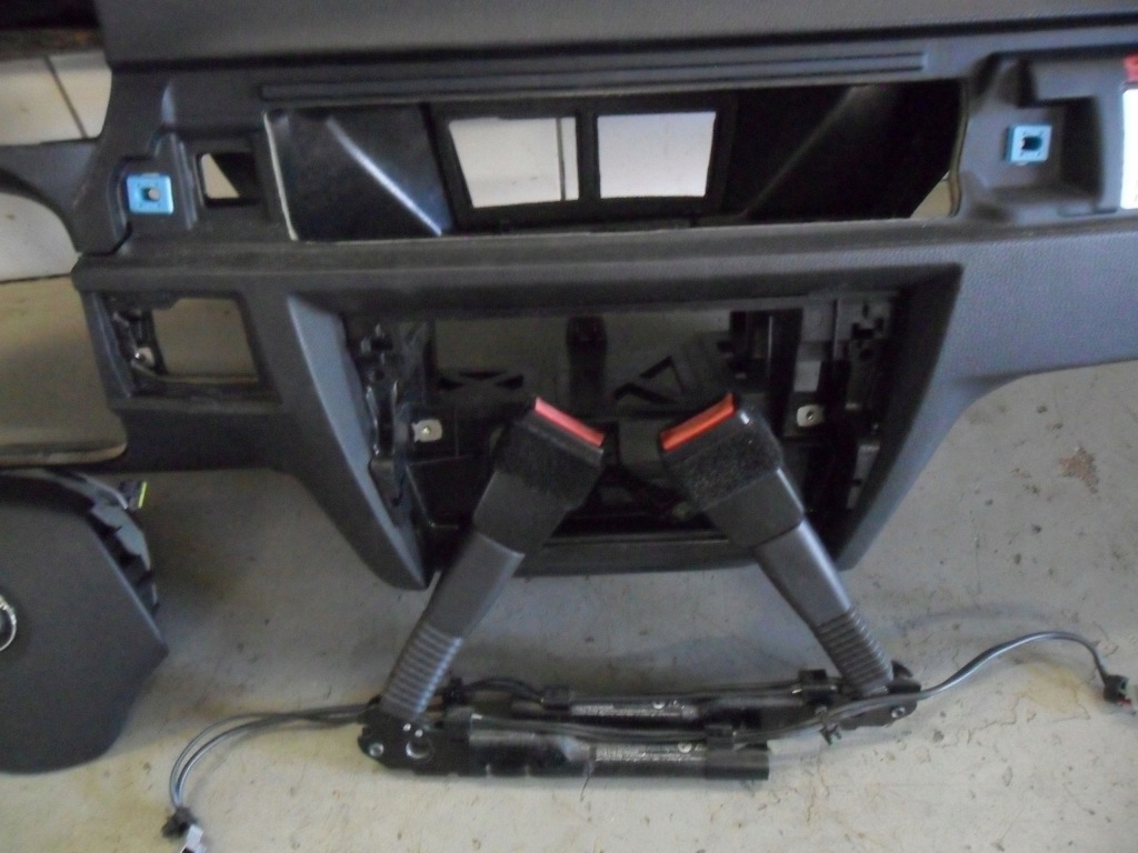 фото №7, Bmw 3 e90 08 консоль приборная панель приборная ремни натяжители перед подушки безопасности europa