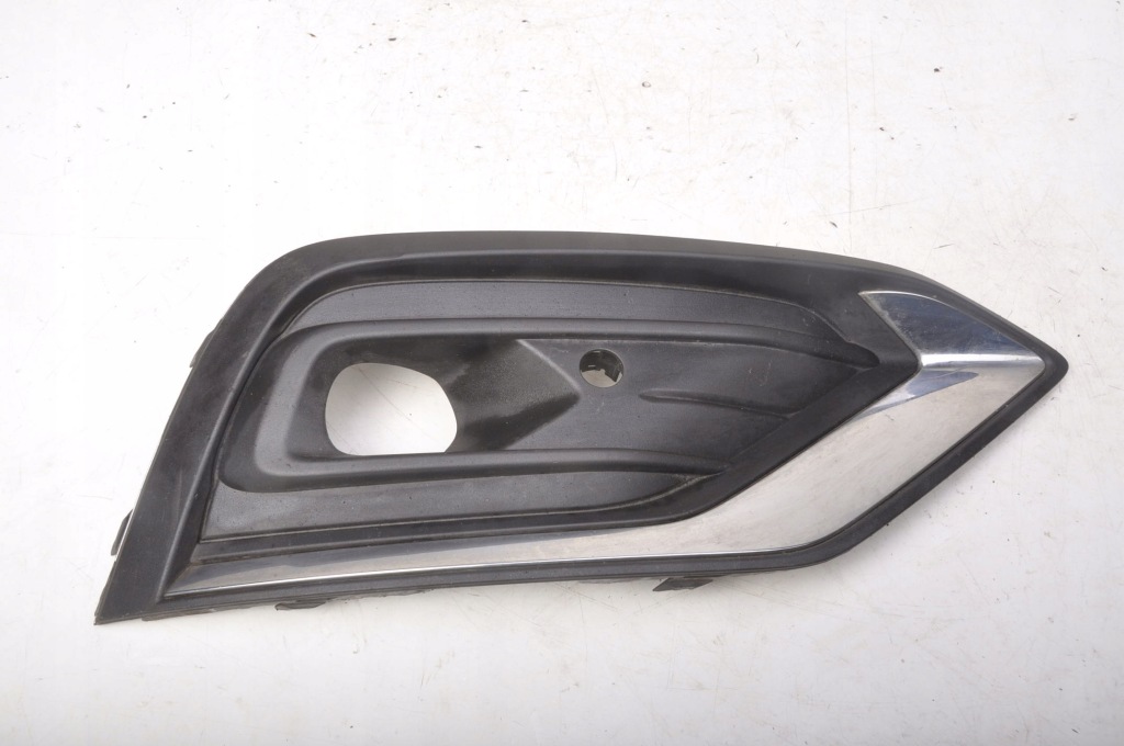 фото №1, Volvo v60 ii рамка решётка противотуманной фары правая 31455641