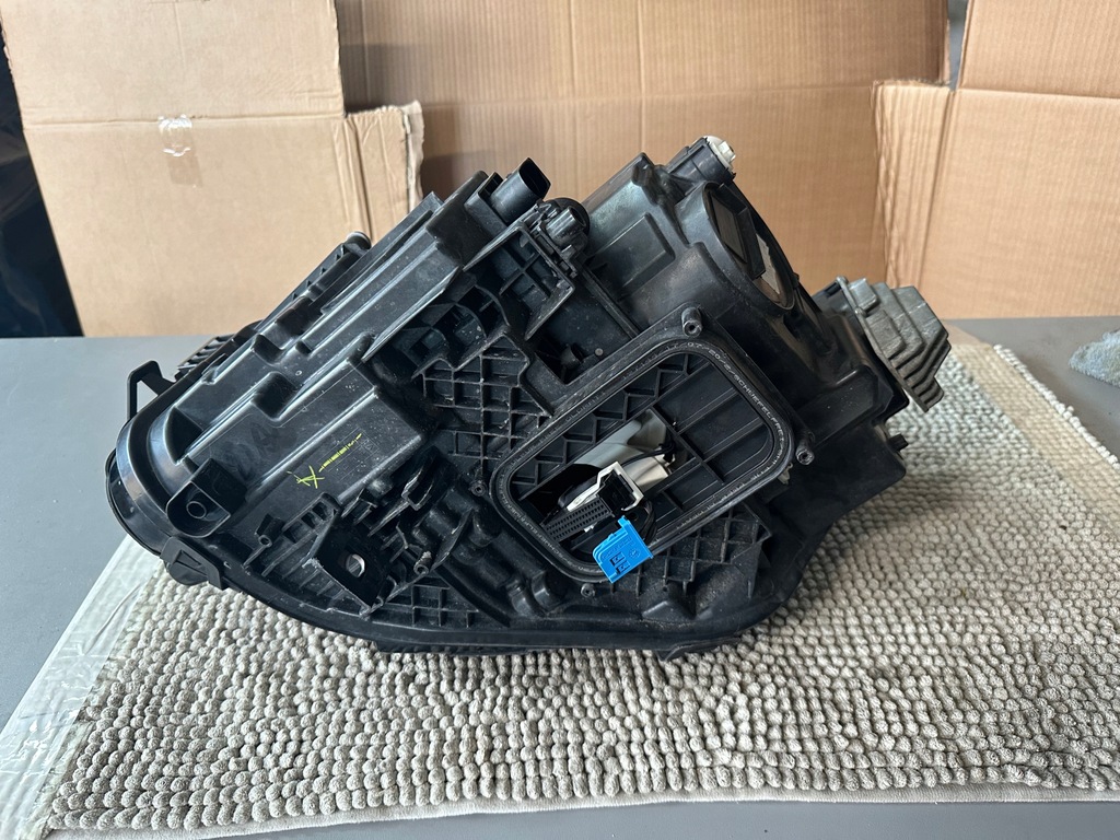 фото №7, Mercedes glb x247 247 лампа правая оригинальная