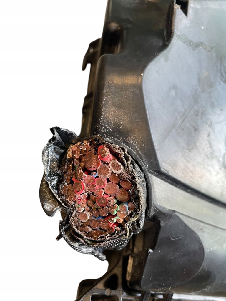 фото №7, Hyundai i40 2013 рамка / модуль предохранителей