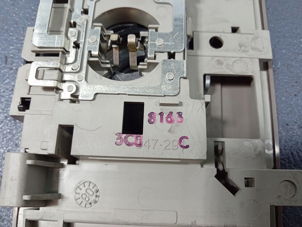 фото №5, Vw passat b6 лампа потолочный задняя 3c0947291c