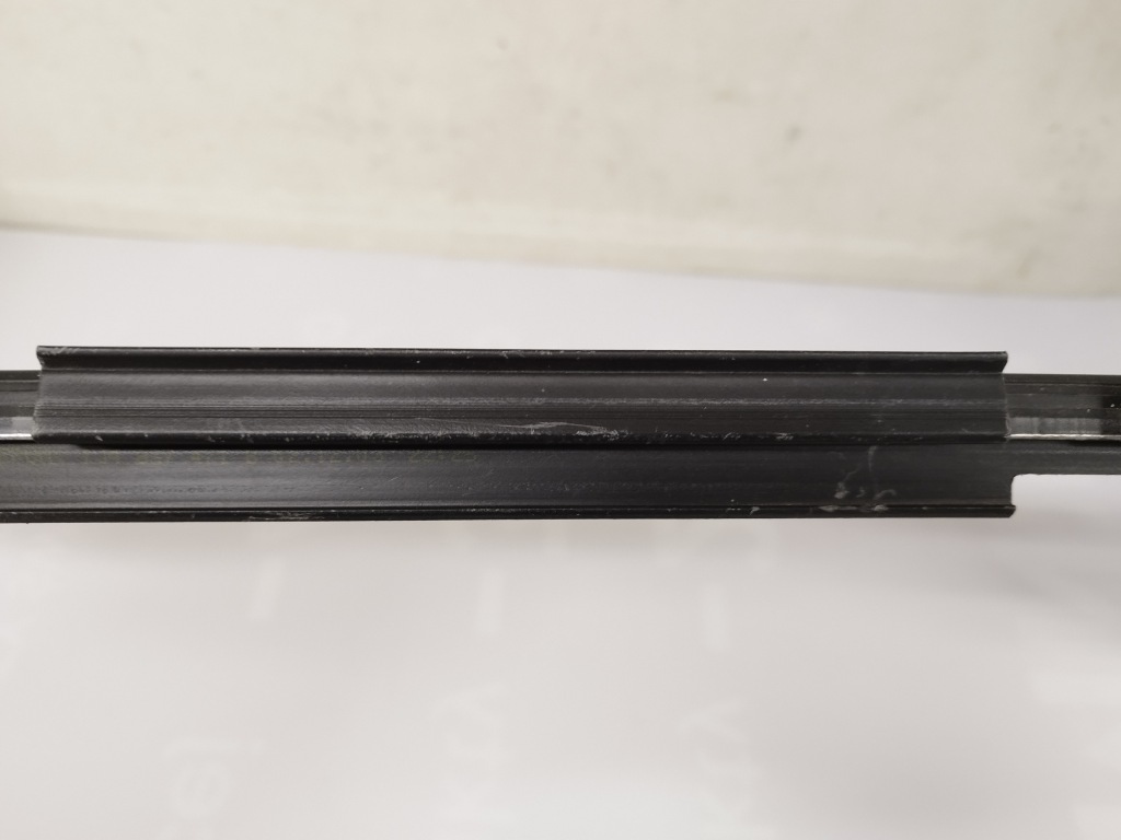 Vw golf iv ущільнювач  скло лівий передні  1j4837471b Ціна