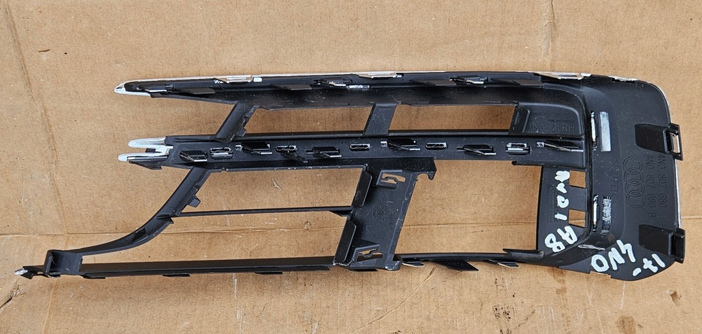 фото №11, Audi a8 d5 4n0 17-21 решётка бампера левая правая