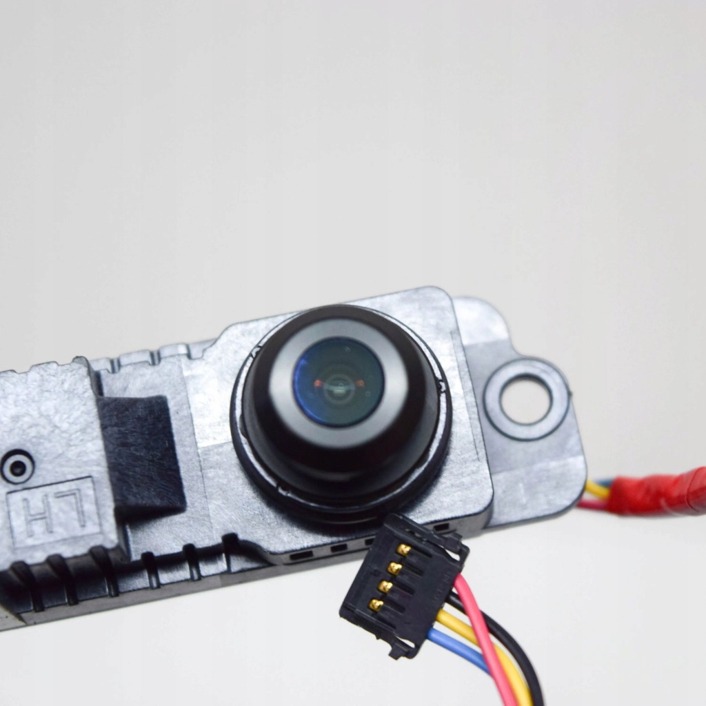 Tesla model y 2021 левая сторона камера на крыле боковой Недорого