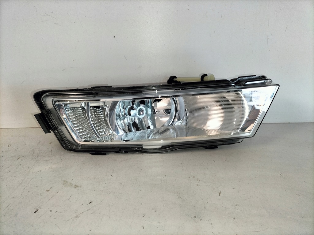 фото №1, Противотуманная фара лампа правый skoda rapid 12-17