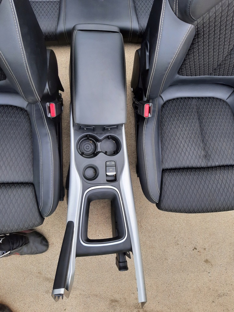 фото №6, Renault kadjar lift комплект сидінь сидіння напівшкіра підігрів перед задня bose