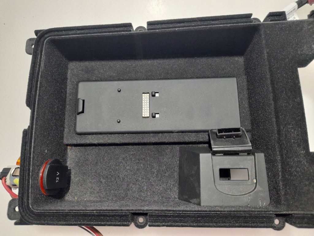 фото №14, Audi a6 c7 4g зарядное устройство телефона индукционная бардачок 4g0864981c super состояние