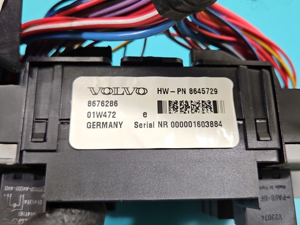 фото №4, Коробка предохранителей volvo s60 i 8676286