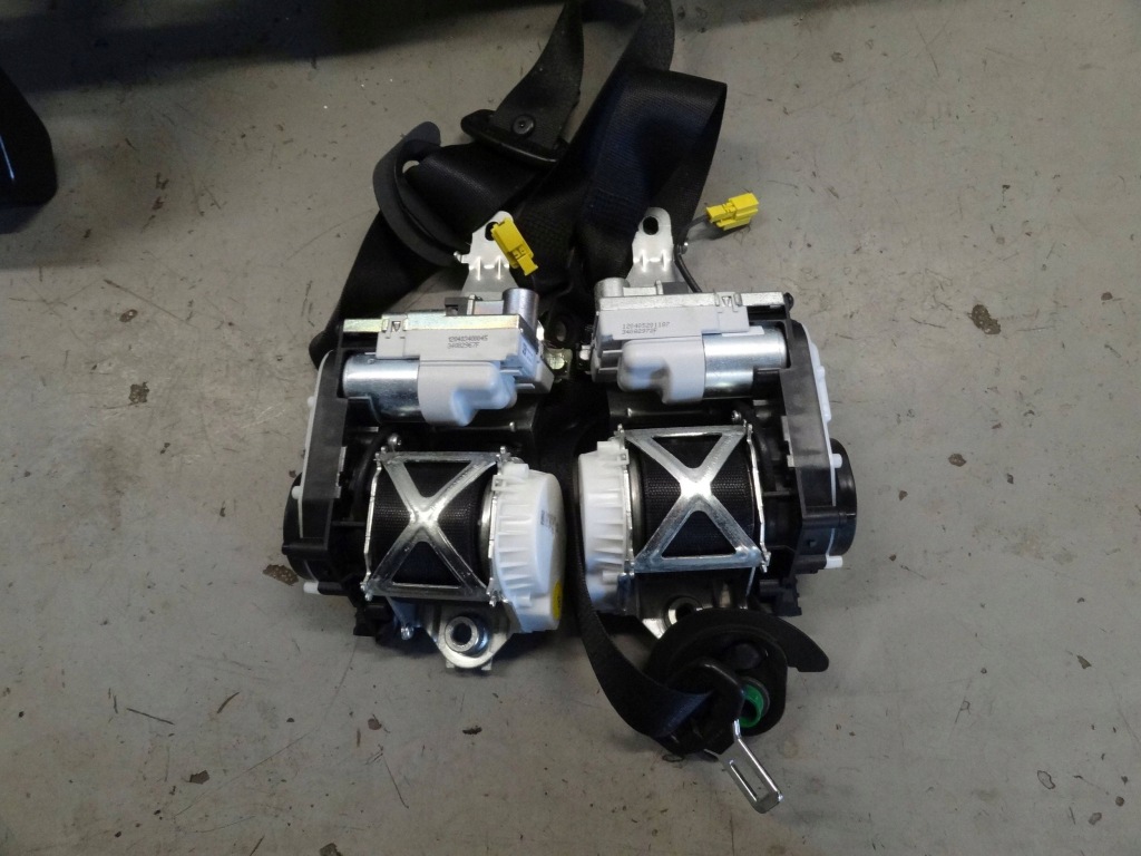 фото №10, Mercedes-benz ml w166 12 suv консоль приборная панель приборная ремни подушки безопасности подушка безопасности