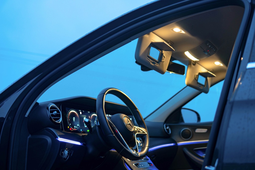 фото №6, Bmw e60 - набор освещение салона led - цвет тепла!