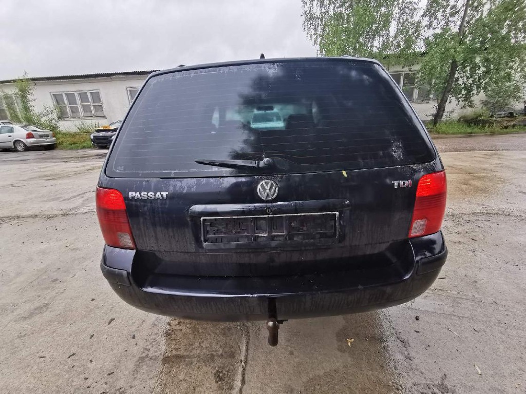 фото №9, Volkswagen passat двигун кришка обігрівача 2000 1.9l 8d1820511c 0132801148