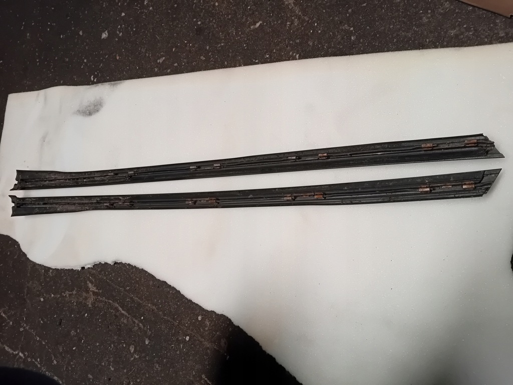 фото №6, Volvo xc70 ii 07- молдинг підвіконна скло лобове ущільнювач перед kpl.