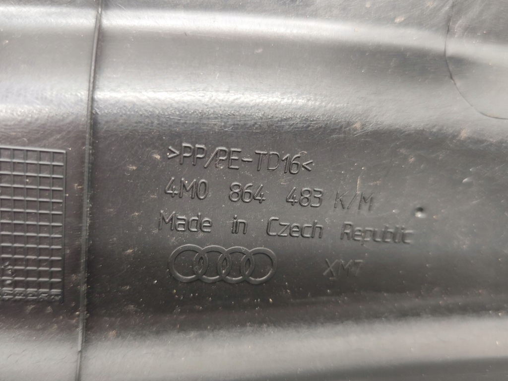 Audi q7 4m накладка порог багажника 4m0864483 с Разборки