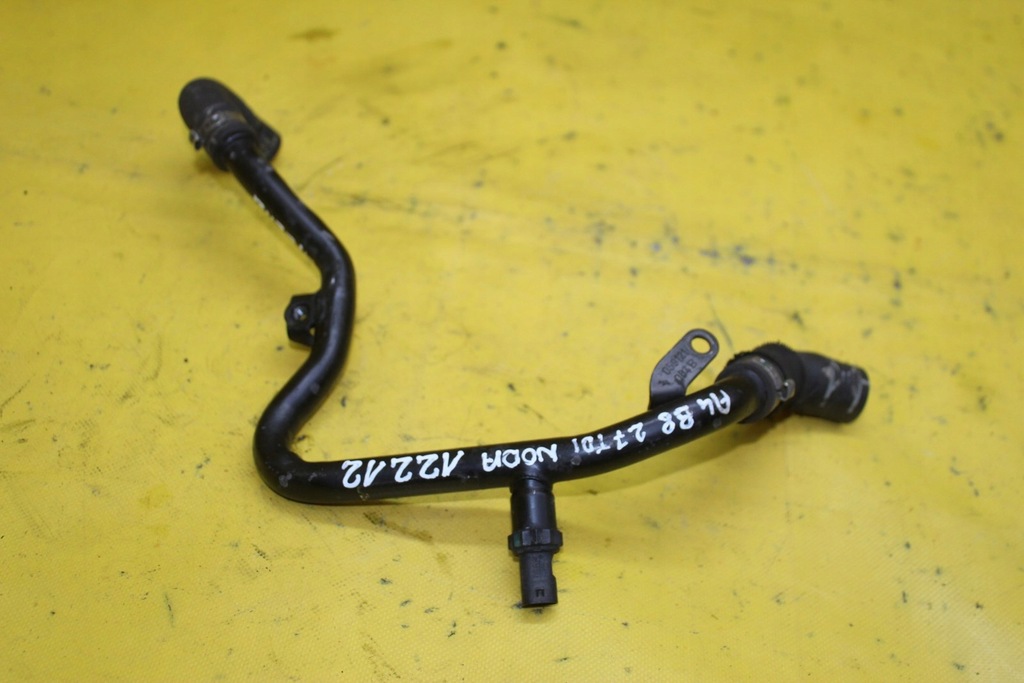 фото №3, Audi оригинальный номер 059121064b труба водяная