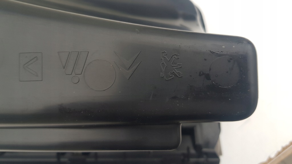 фото №9, Бардачок правий пасажира citroen c3 picasso бежевий