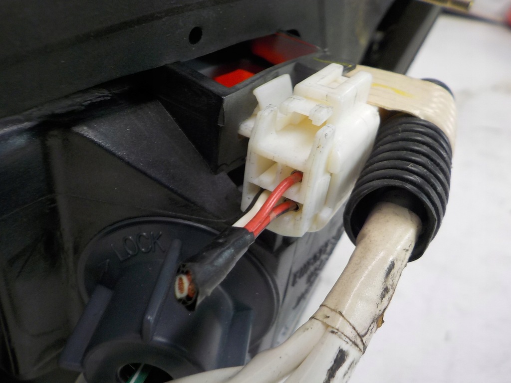 фото №7, Lexus gs 300 накладка кришки молдинг лампи задня задні