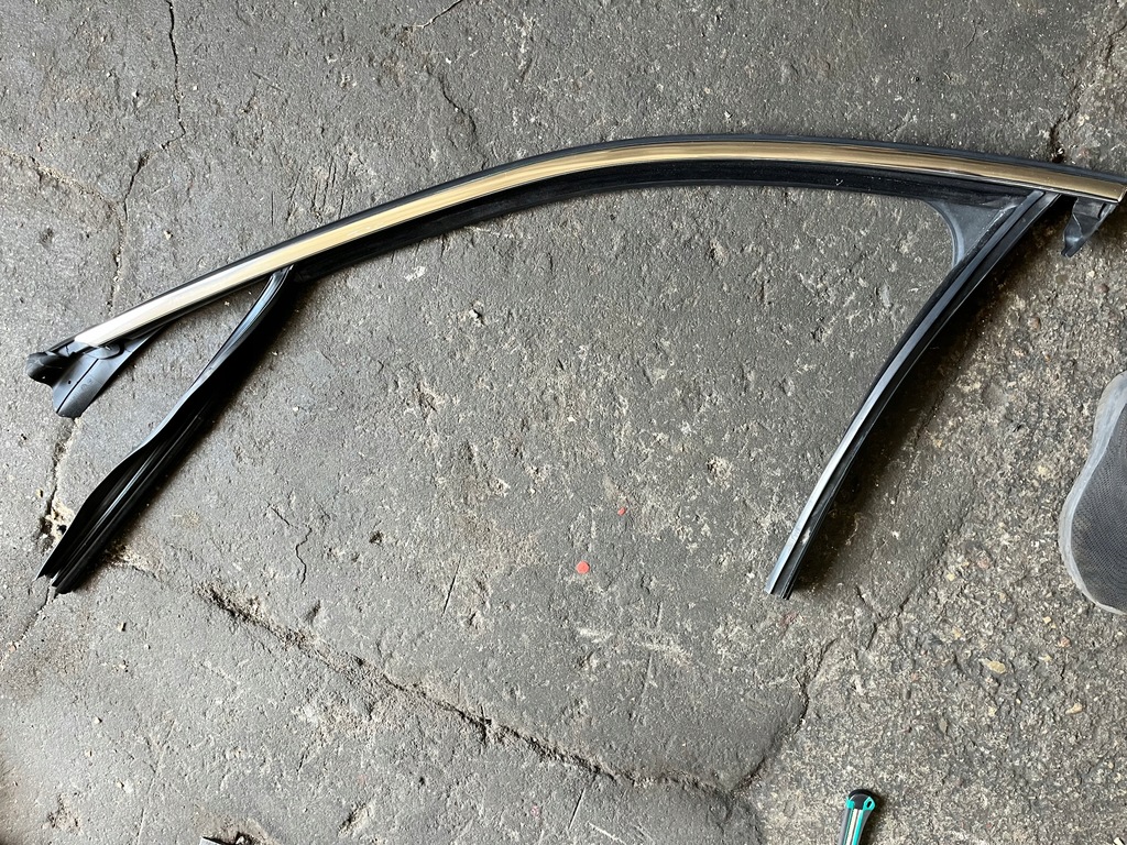 фото №2, 88 alfa romeo giulia молдинг дверь хром передняя l