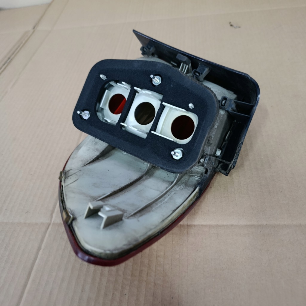 Лампа лівий задній mercedes b w245 a w169 a1698202564 Зі Шроту