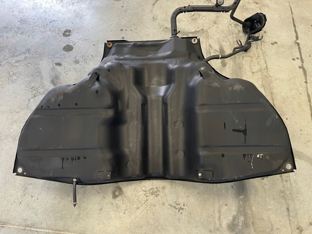 Бак топлива a2214706901 mercedes w221 s63 amg 157 Киев