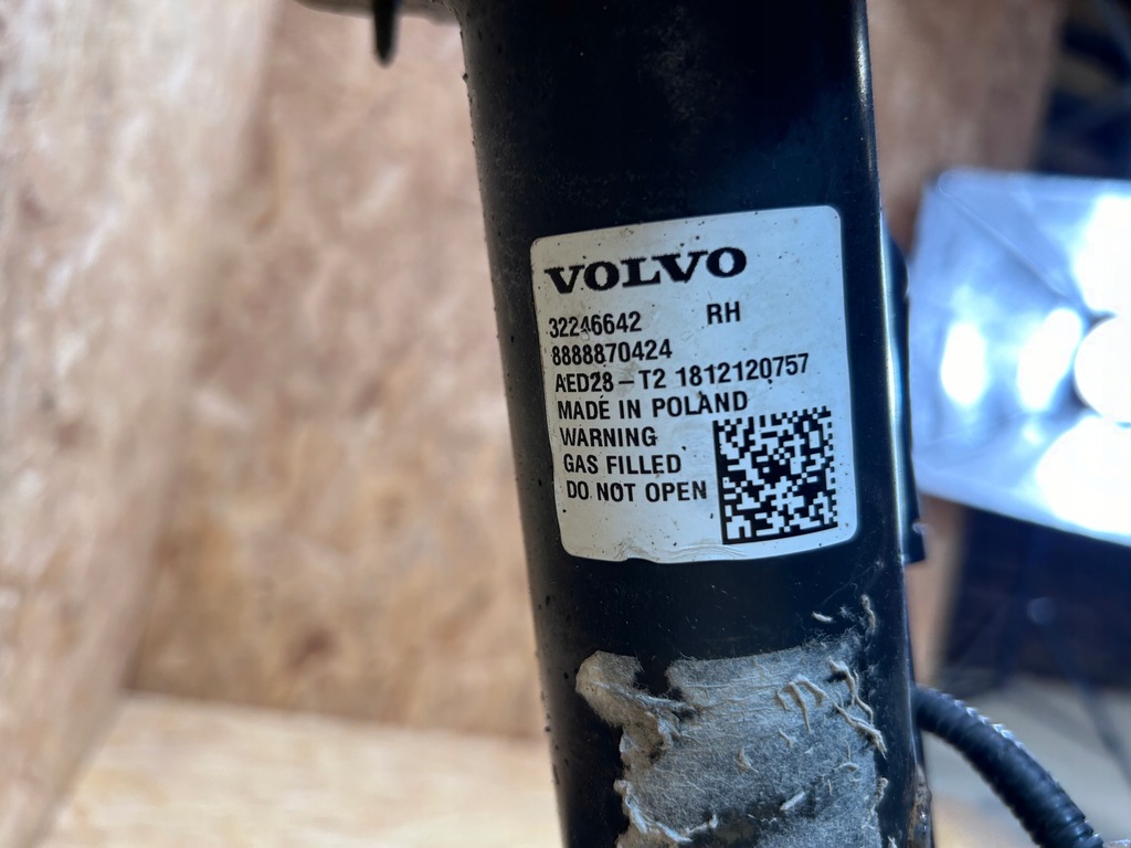 фото №15, Подвеска амортизатор рычаг поворотный кулак правый перед volvo xc40 ii 32246642