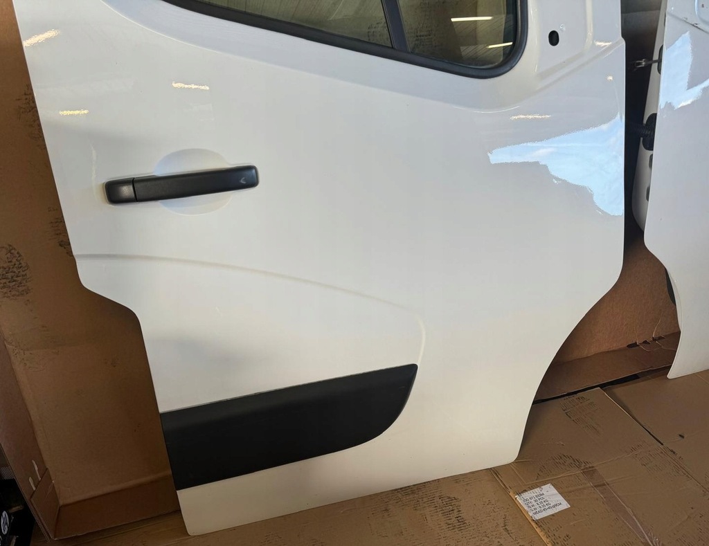 фото №1, Двері передні праве скло молдинг ov369 renault master iv iii movano nv400