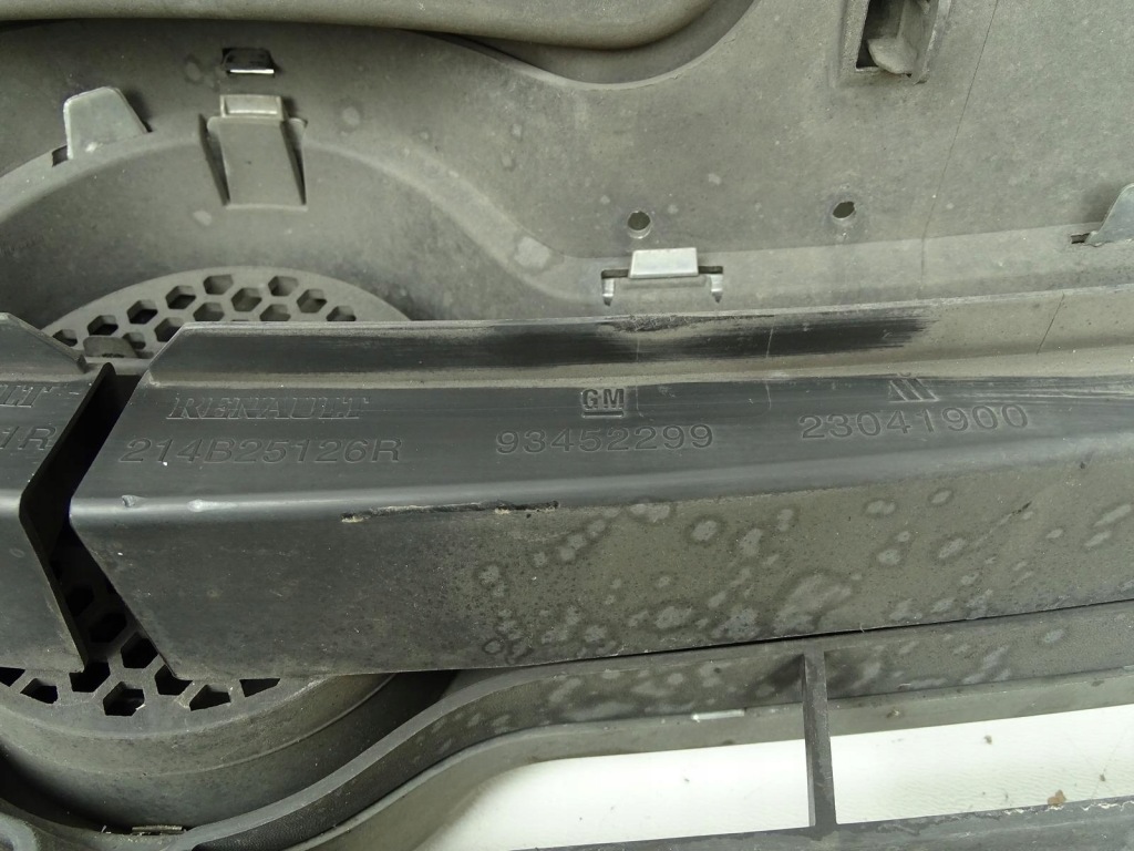 фото №10, Решётка радиатора решётка радиатора бампера перед передний 93452300 opel vivaro b trafic iii