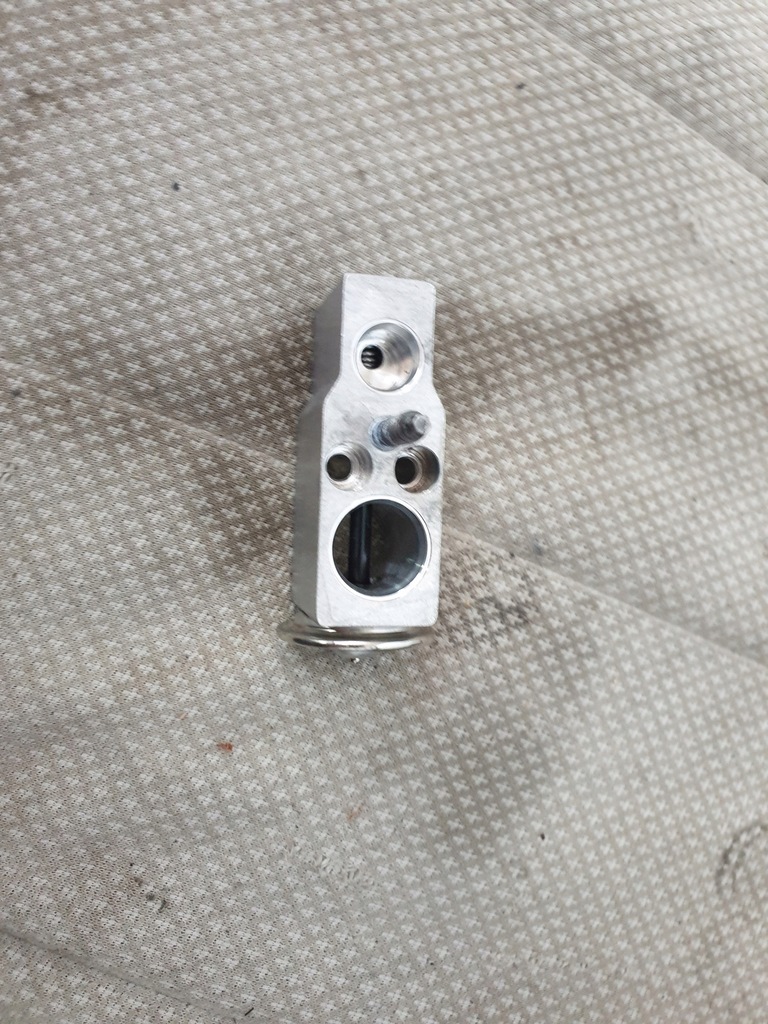 фото №1, Audi q7 q8 клапан расширительный