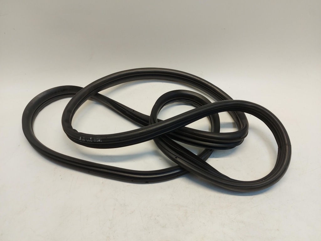 фото №1, Honda hr-v iii ehev, 2022r. прокладка правий перед