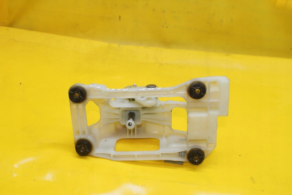 фото №6, Домкрат перемикання передач kia ceed i 1.6b 43700-2hxxx