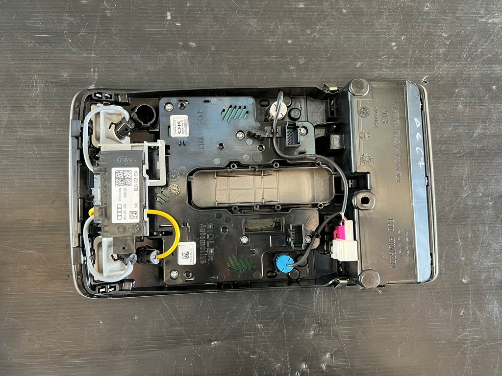 фото №6, Audi a6 c7 лампа потолочный 4g0947135b