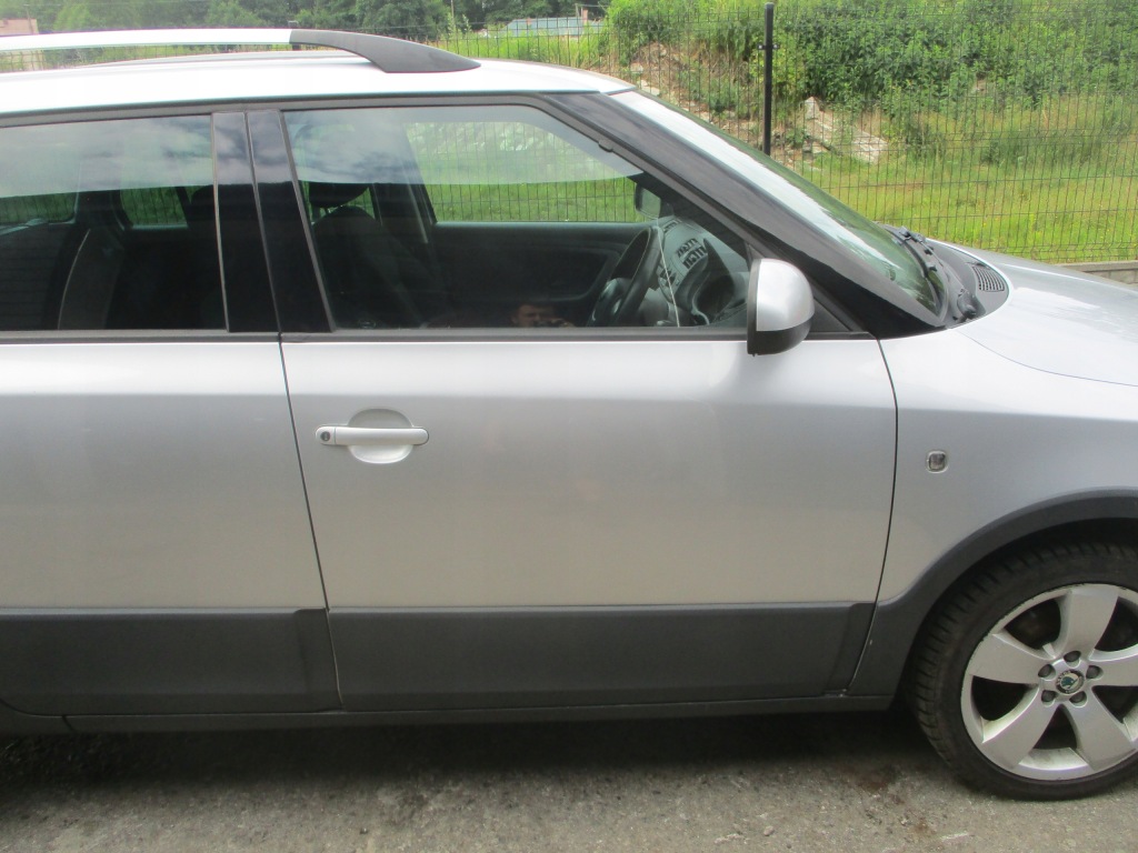фото №1, Дверь правый перед skoda fabia ii scout la7w kombi