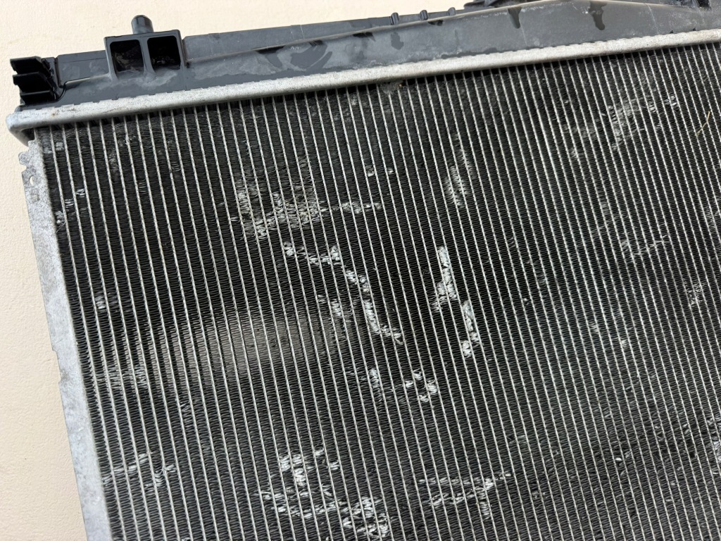 Toyota yaris 3 3 рестайлінг  14-20r радіатор інтеркулер mf422174-6373 Доставка