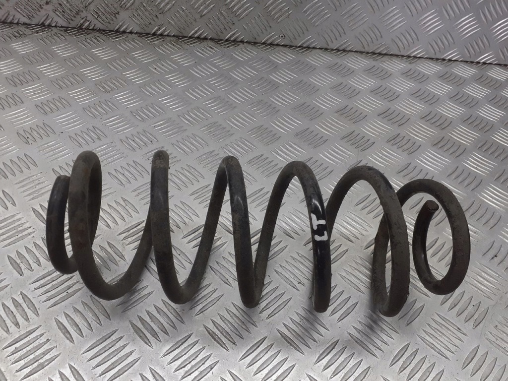 Купити Пружина лівий задній toyota corolla e15 1.6