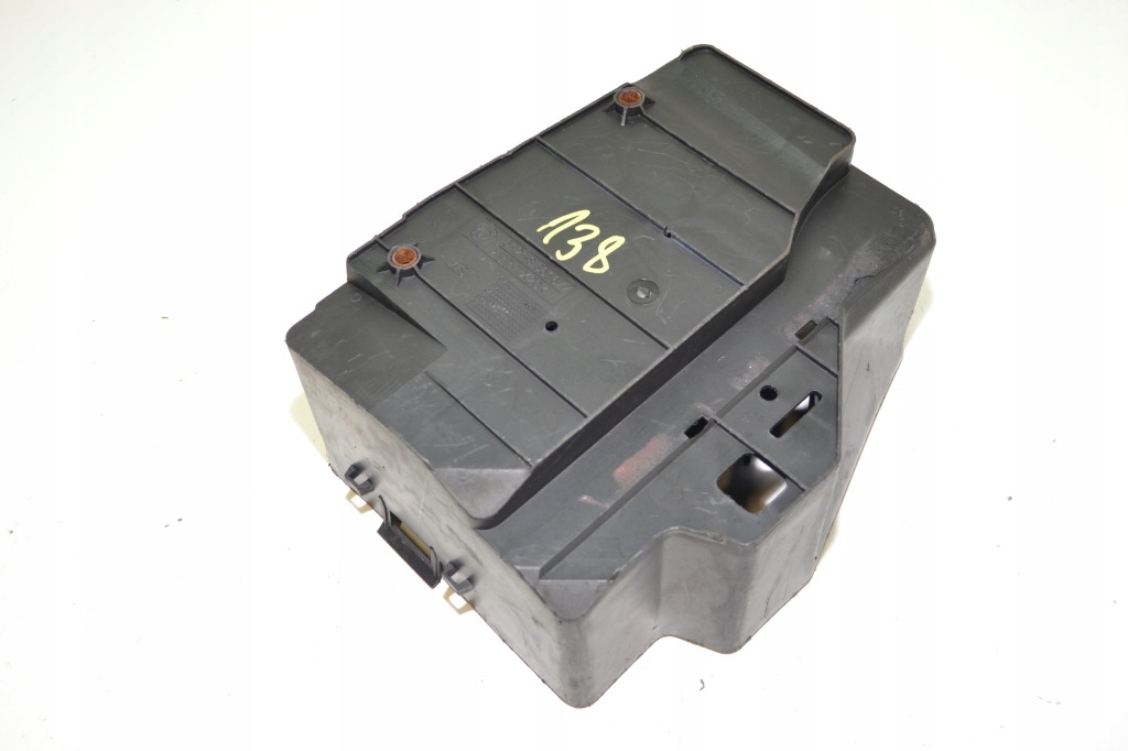 Купить Bmw e36 накладка аккумулятор корпус 8361677