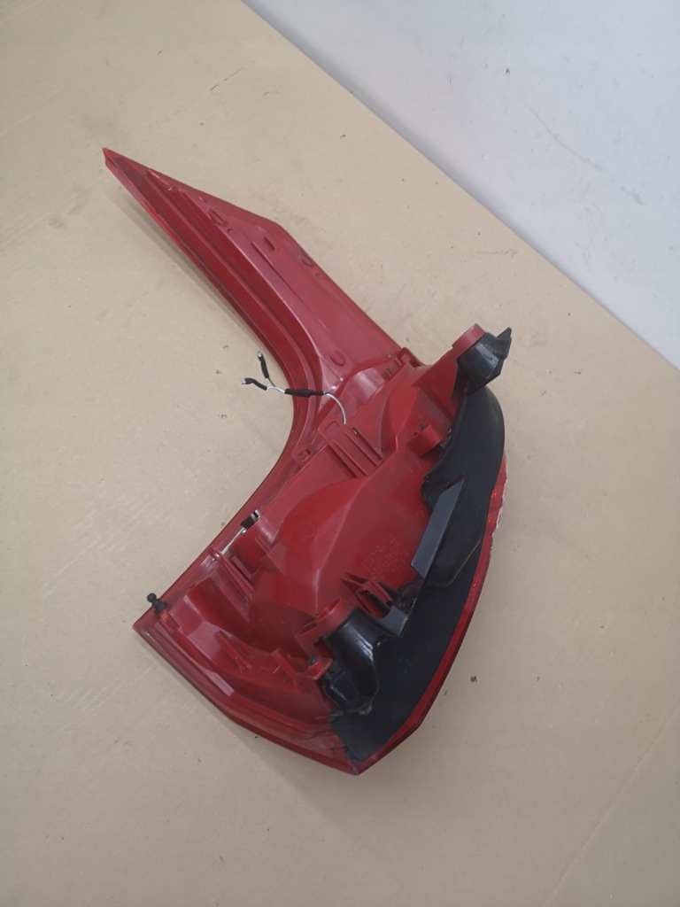 фото №13, Лампа правая задняя w крыло led peugeot 5008 i 09-13